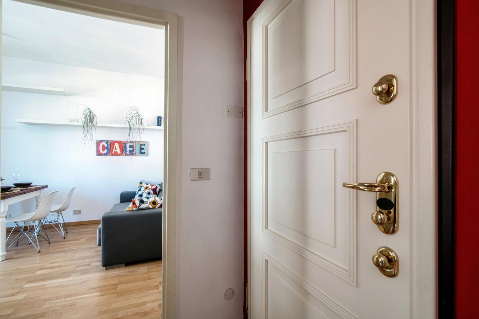 Anna'S Home Super Cozy Flat, With A/C, High Speed Wifi, Near The Lake And Public Transport Como Eksteriør billede